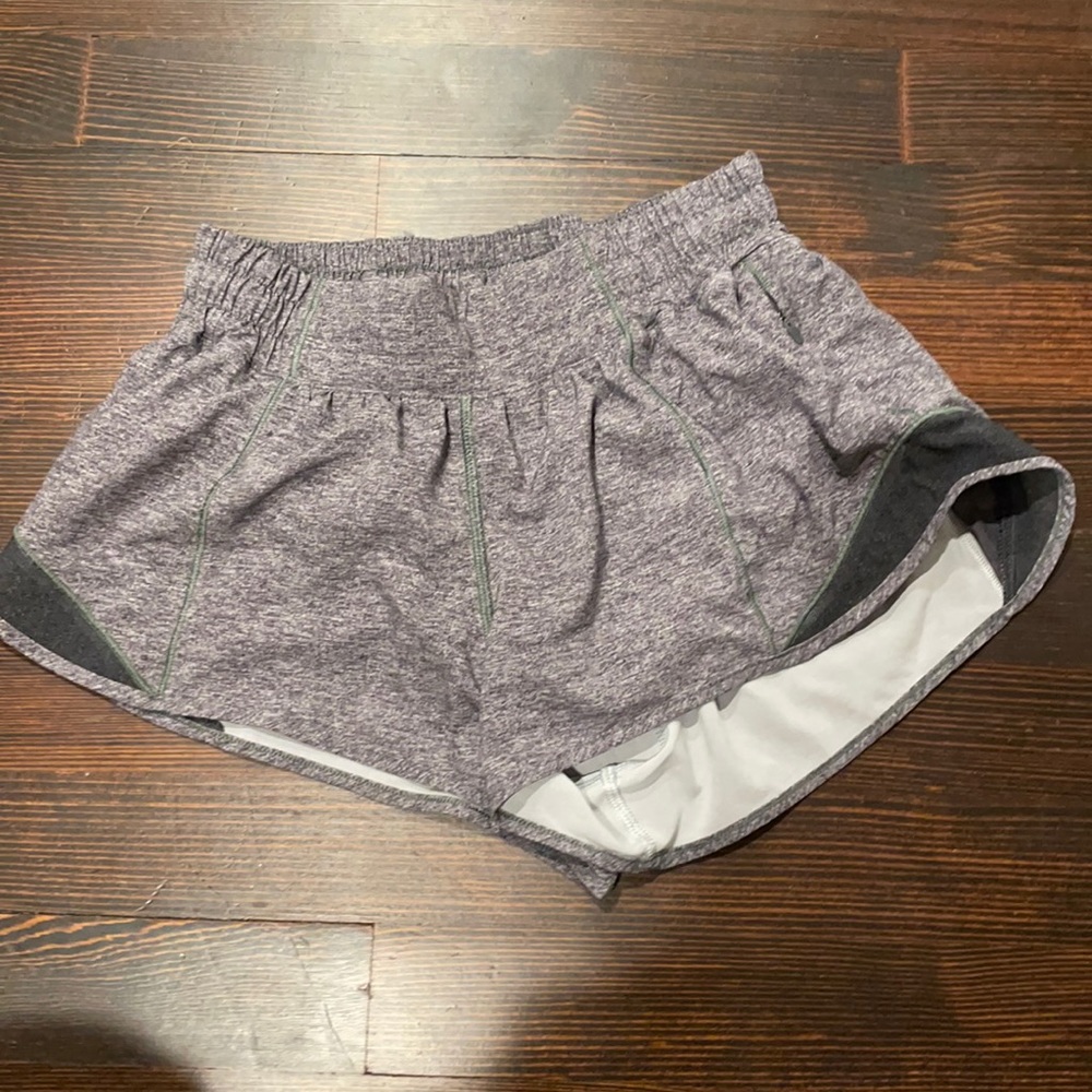 Lulu lemon grey hottie hot shorts size 4